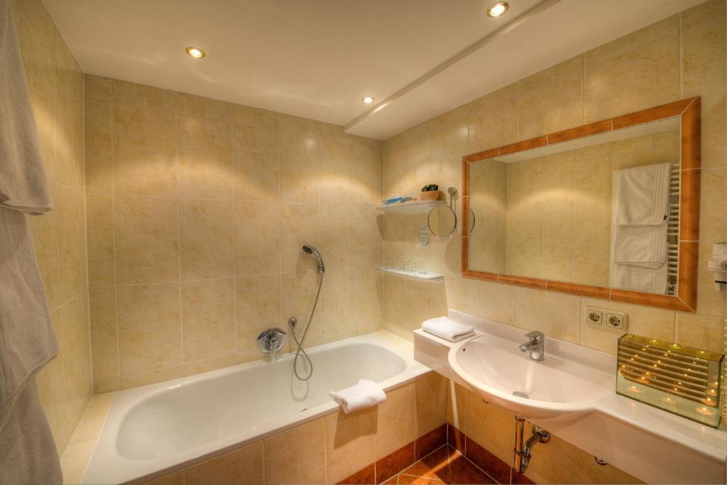 Hotel Jaegerwirt Kitzbühel Pokoj fotografie